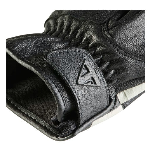 Triumph Checkerboard Glove Black/White MGVS2348